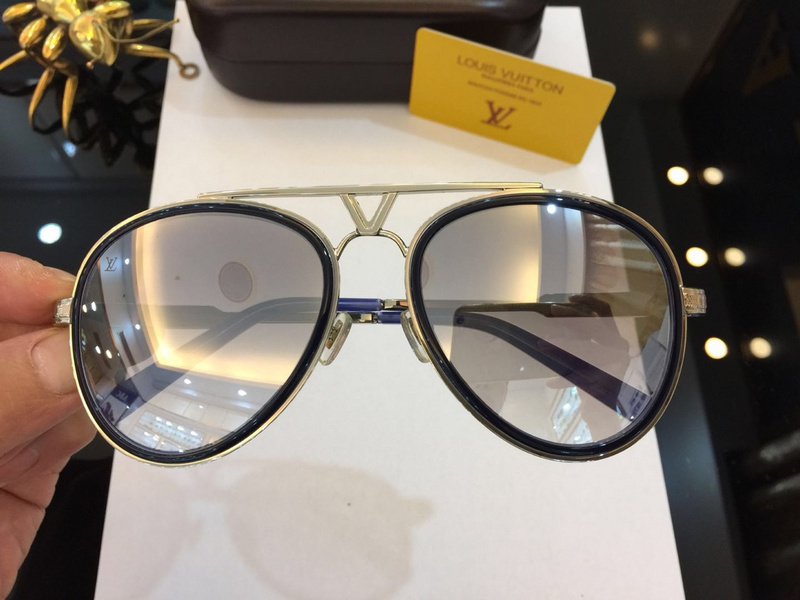 LV Sunglasses AAAA-512