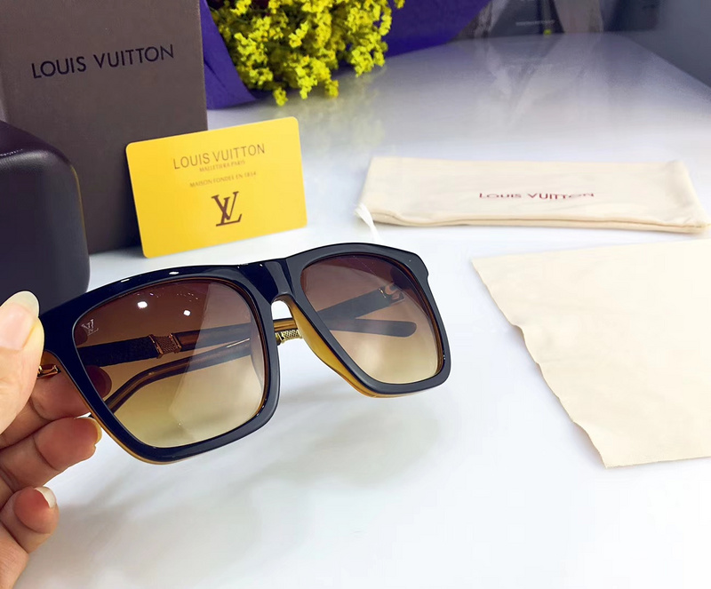 LV Sunglasses AAAA-583