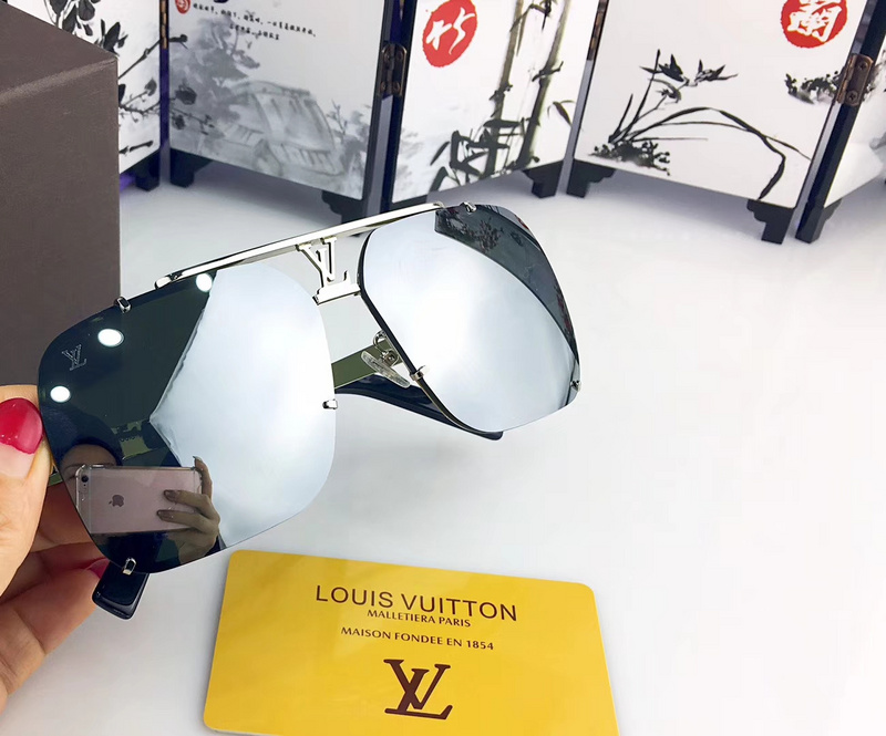 LV Sunglasses AAAA-617