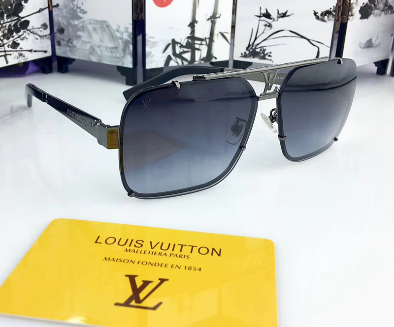 LV Sunglasses AAAA-621