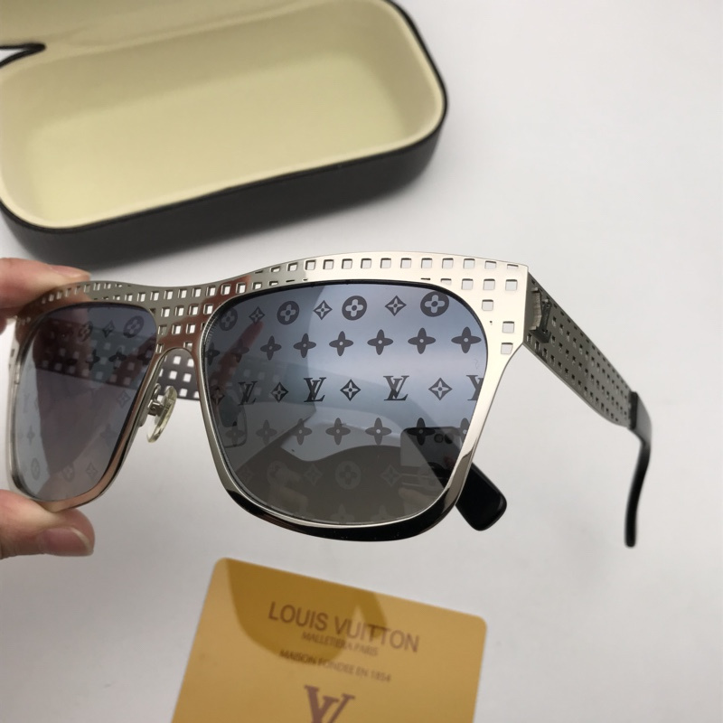 LV Sunglasses AAAA-654