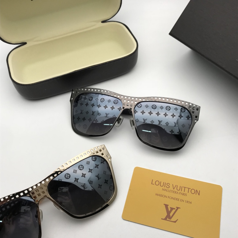 LV Sunglasses AAAA-656