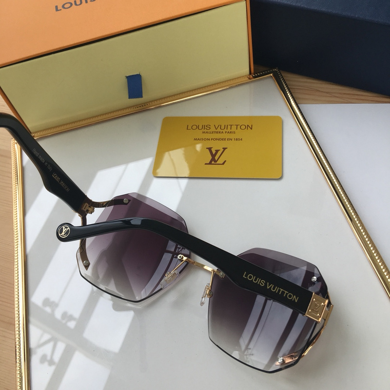 LV Sunglasses AAAA-700