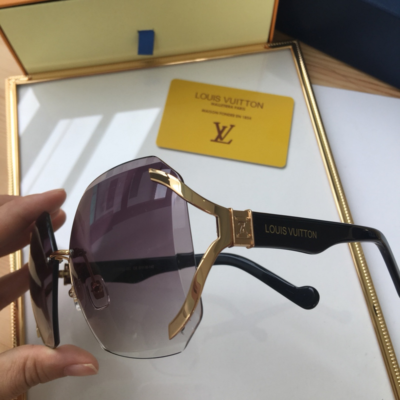 LV Sunglasses AAAA-702