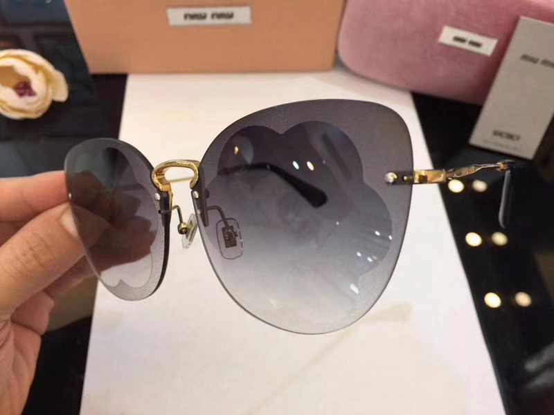 Miu Miu Sunglasses AAAA-021