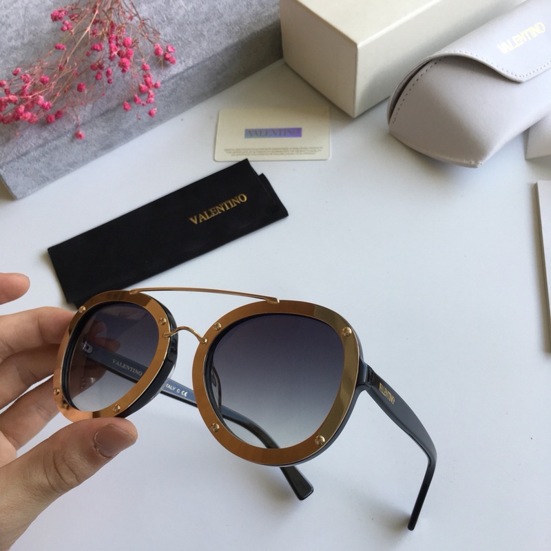 V Sunglasses AAAA-009