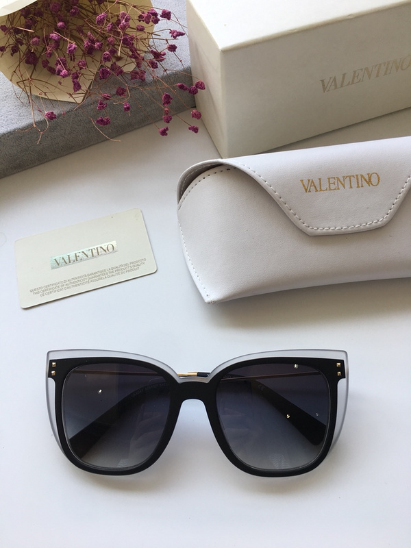 V Sunglasses AAAA-019