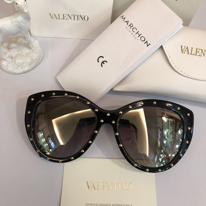 V Sunglasses AAAA-036