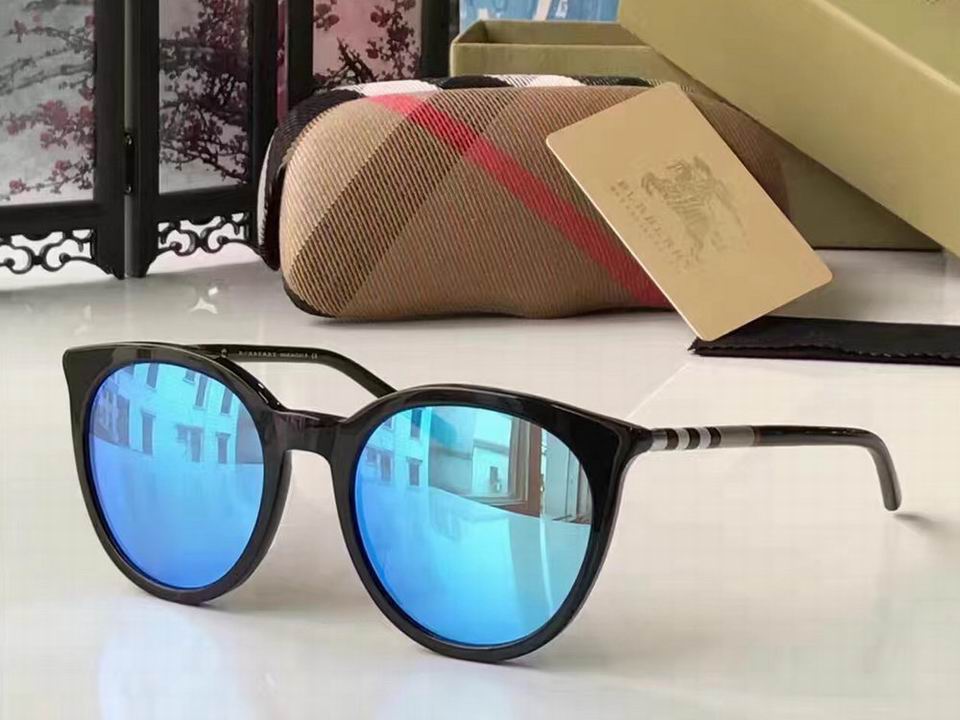 Burberry Sunglasses AAAA-272