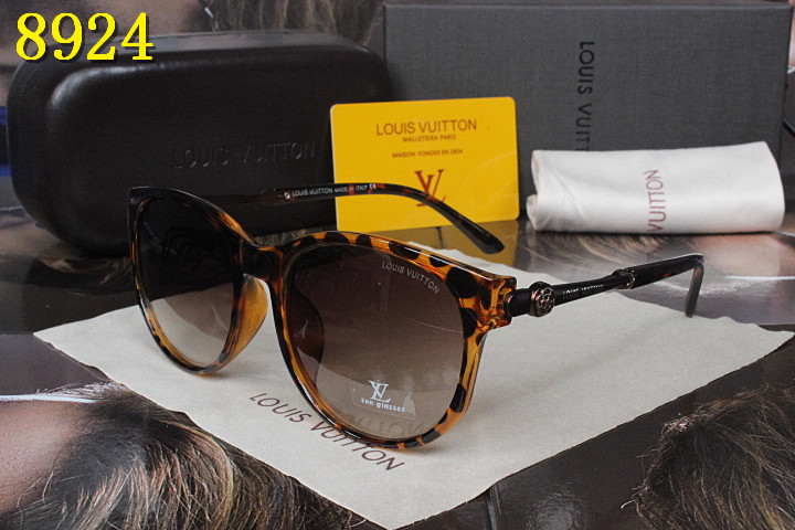 LV Sunglasses AAA-066