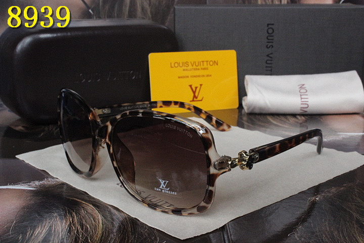 LV Sunglasses AAA-132