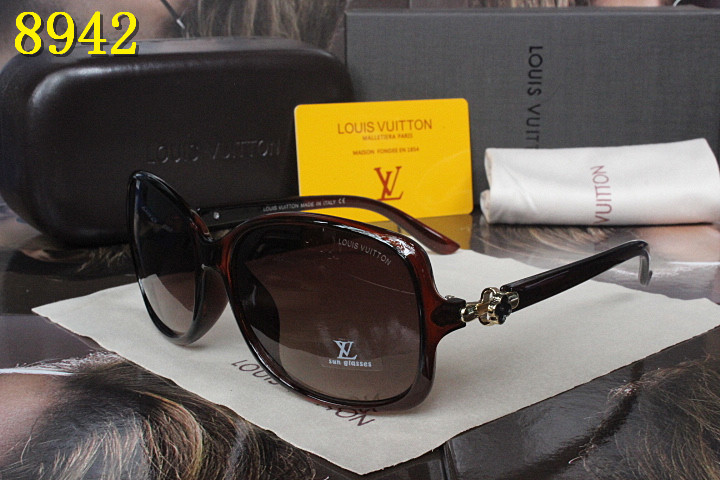 LV Sunglasses AAA-135