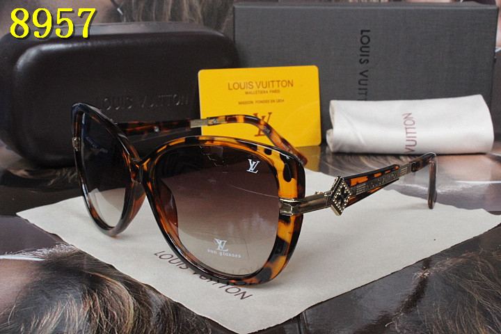 LV Sunglasses AAA-143