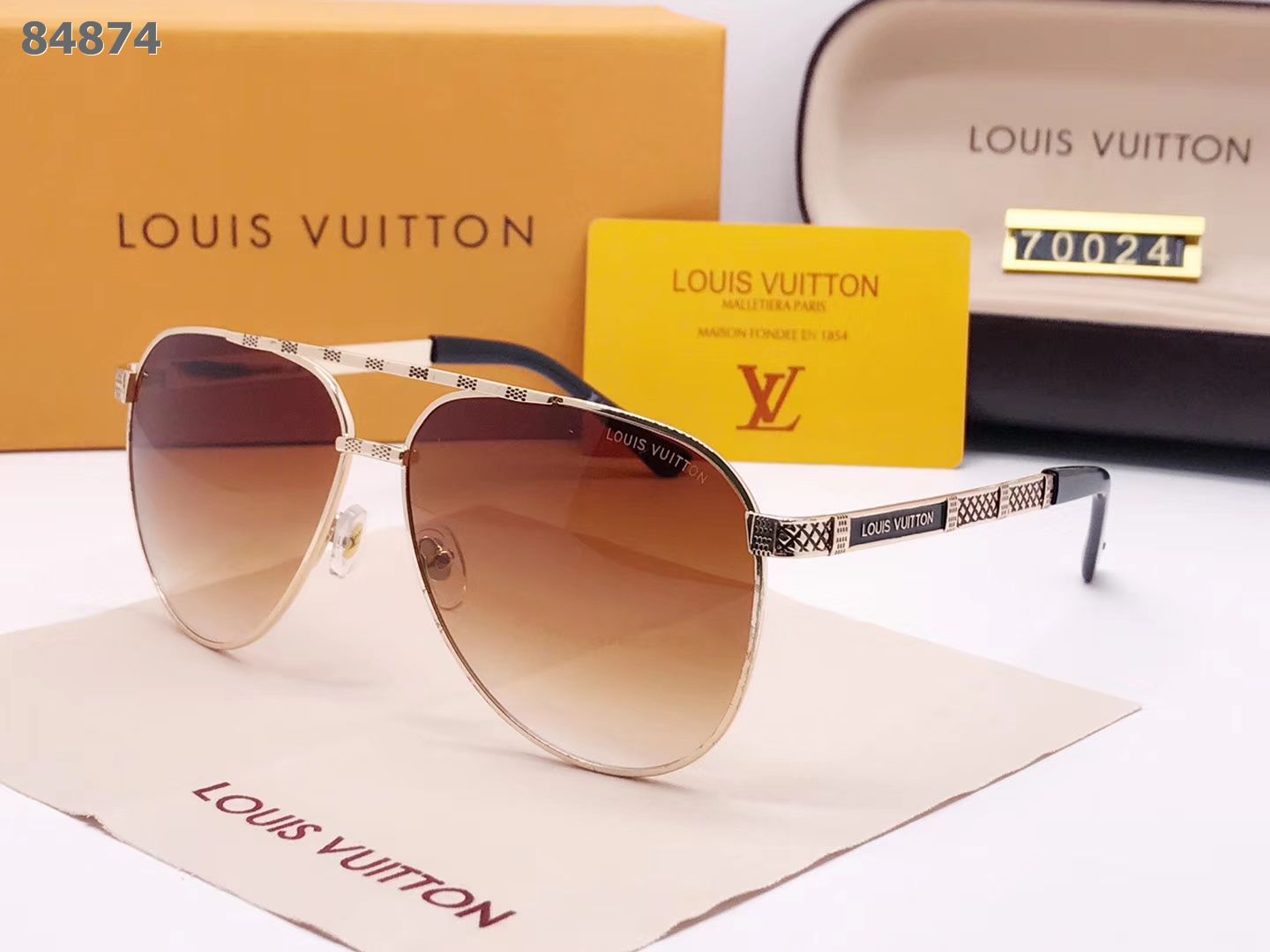 LV Sunglasses AAA-226