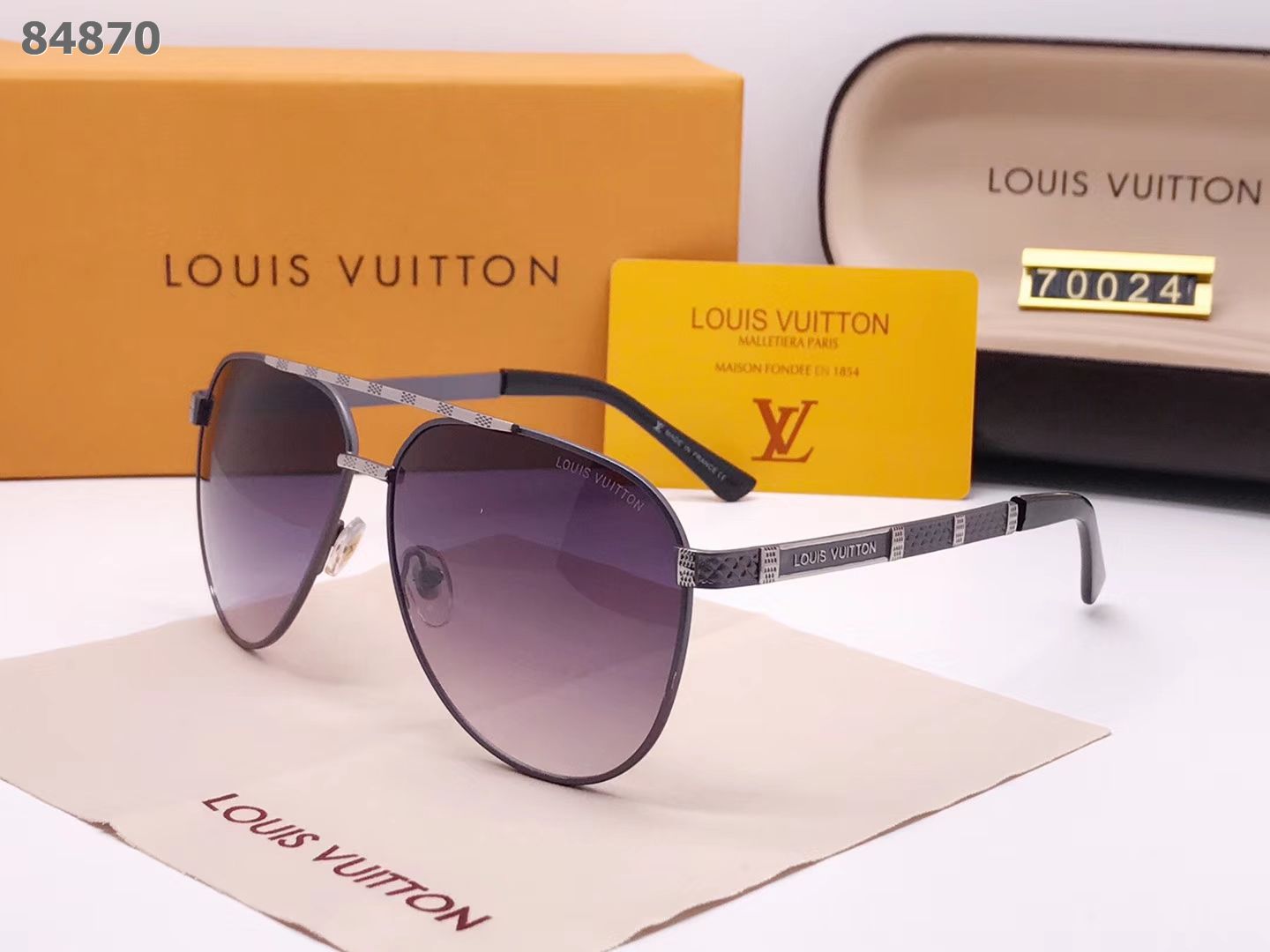 LV Sunglasses AAA-244