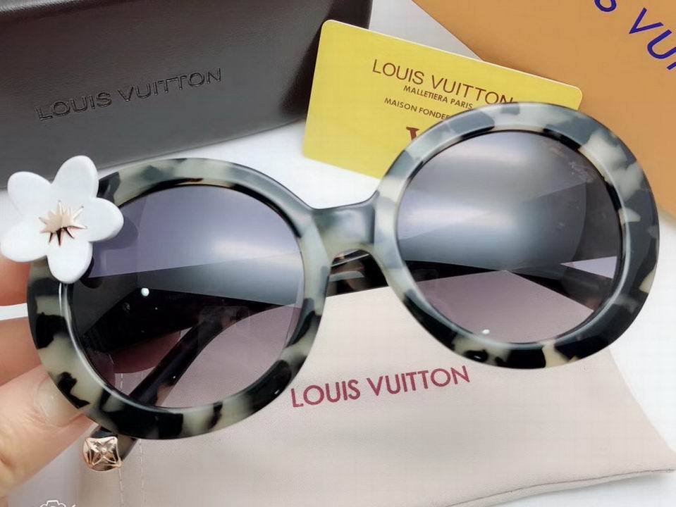 LV Sunglasses AAAA-766