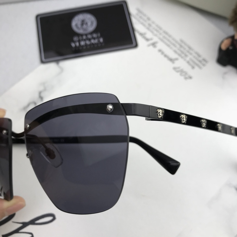 V Sunglasses AAAA-119