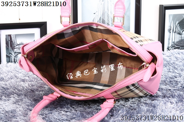 Burberry Handbags AAA-001