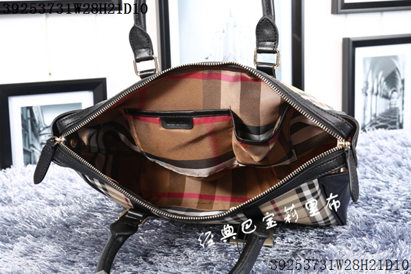 Burberry Handbags AAA-003