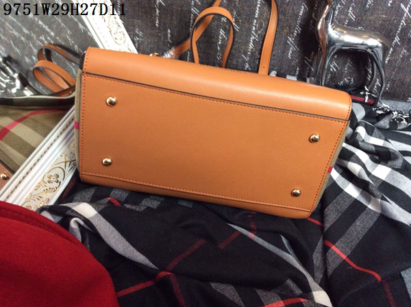 Burberry Handbags AAA-006