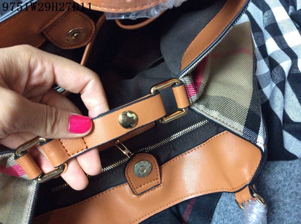 Burberry Handbags AAA-006