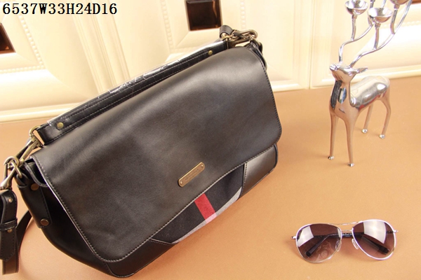 Burberry Handbags AAA-010