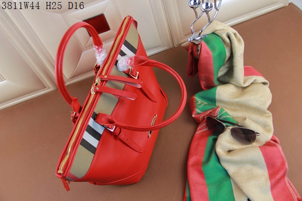 Burberry Handbags AAA-017