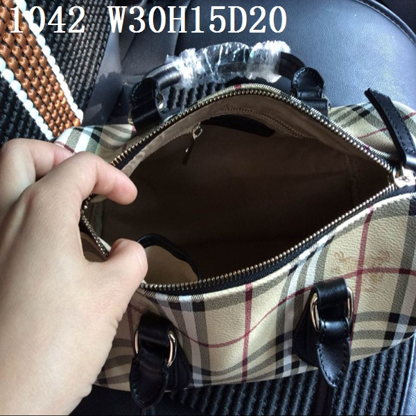 Burberry Handbags AAA-028