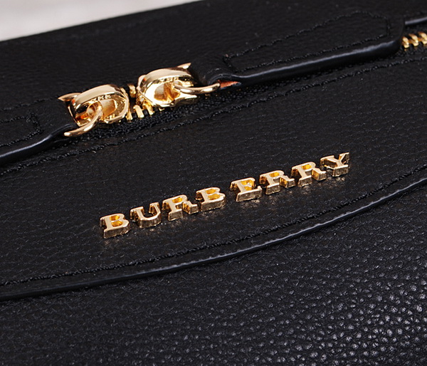 Burberry Handbags AAA-060