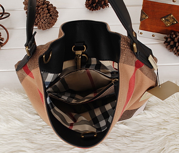 Burberry Handbags AAA-065