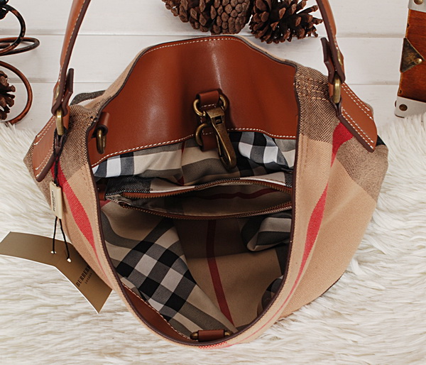 Burberry Handbags AAA-067