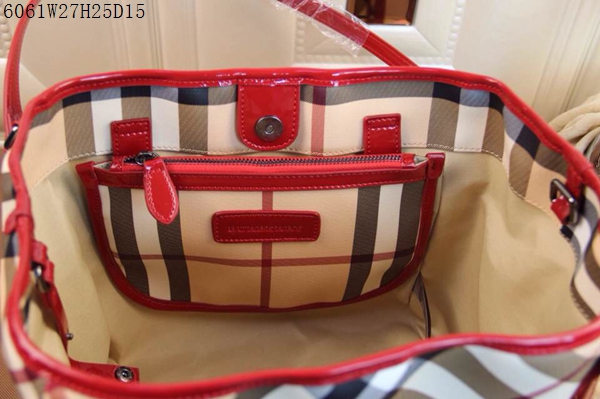 Burberry Handbags AAA-070