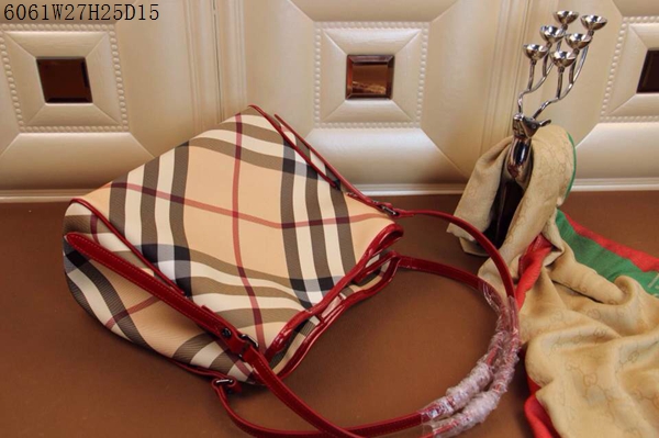 Burberry Handbags AAA-070