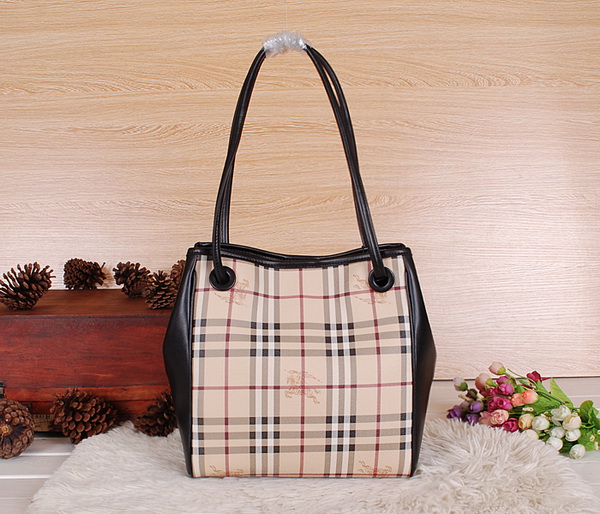 Burberry Handbags AAA-072