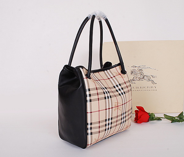 Burberry Handbags AAA-072