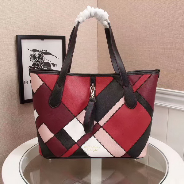 Burberry Handbags AAA-102