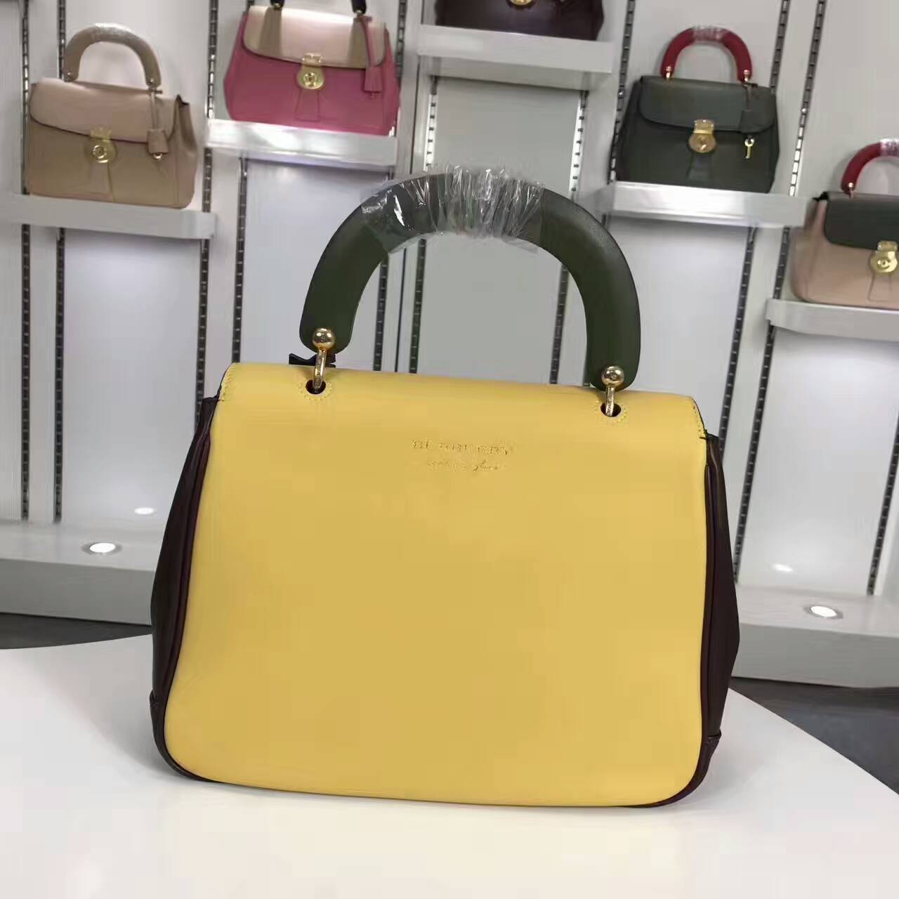 Burberry Handbags AAA-118