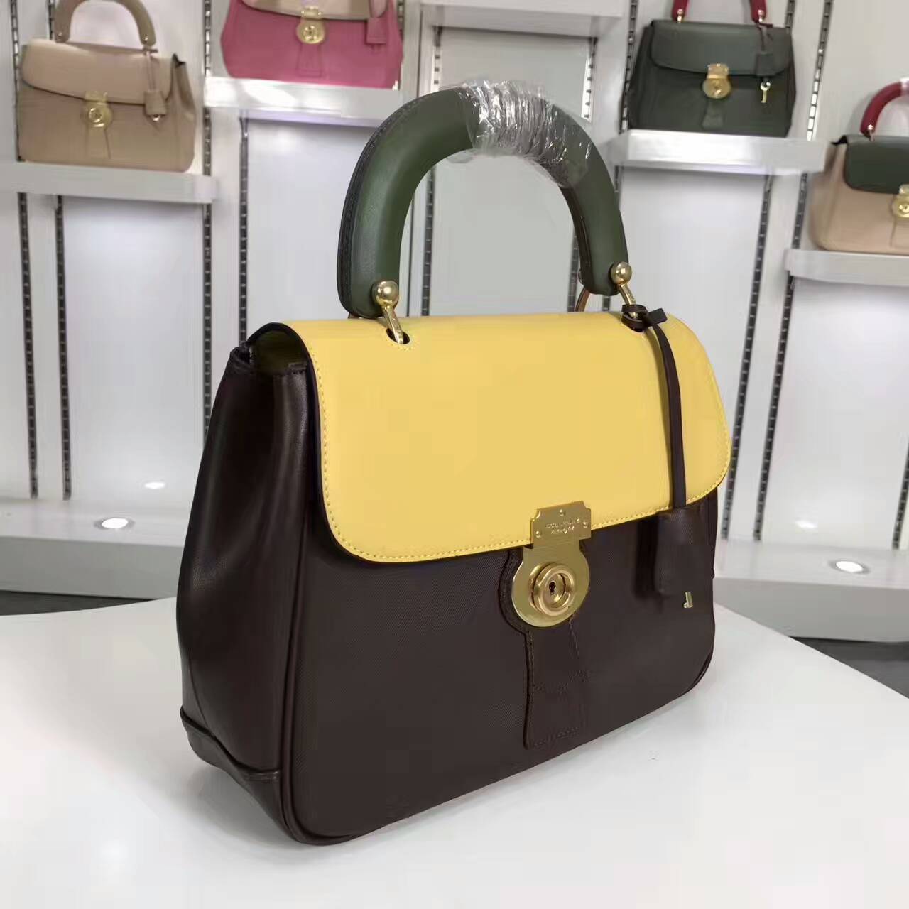 Burberry Handbags AAA-118