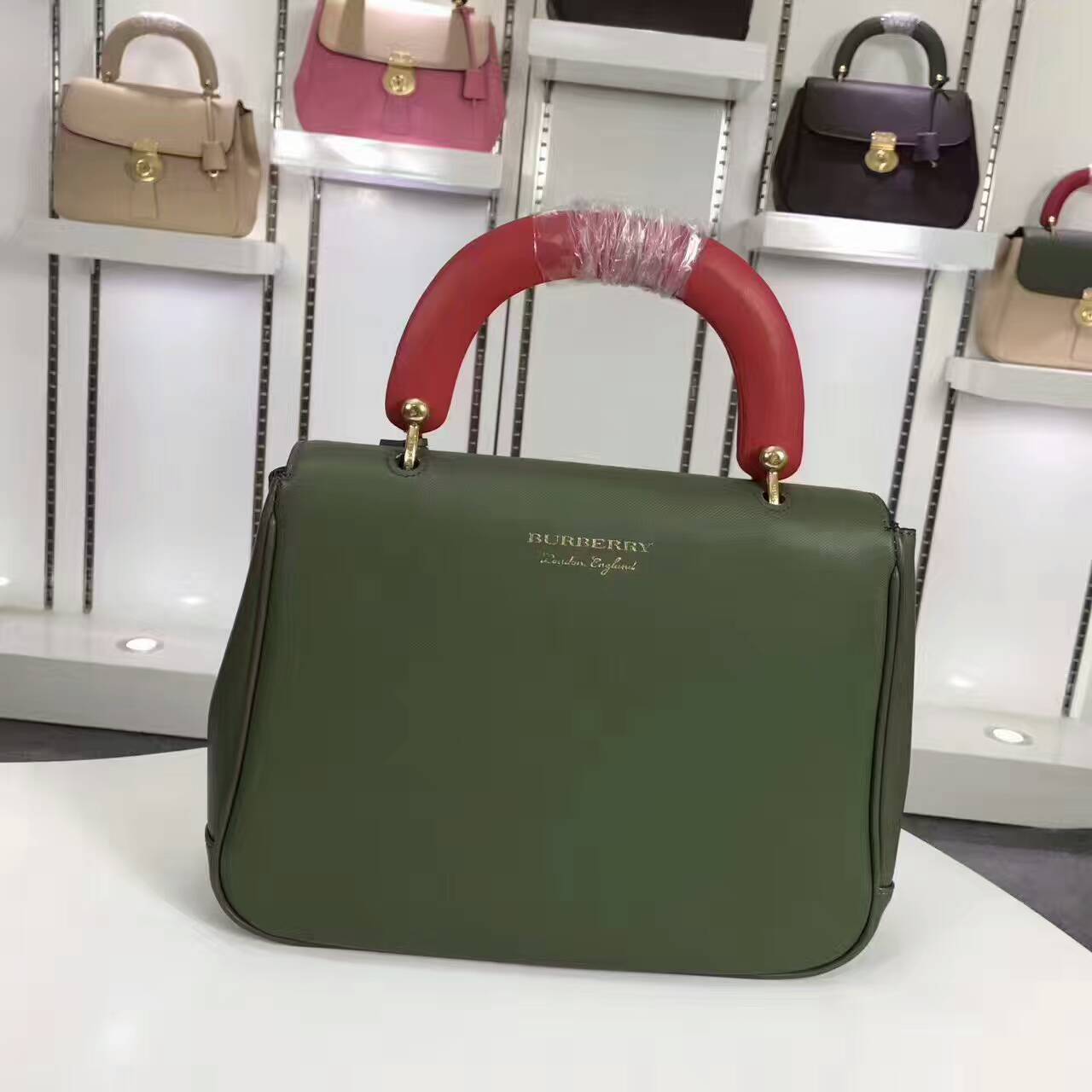 Burberry Handbags AAA-122