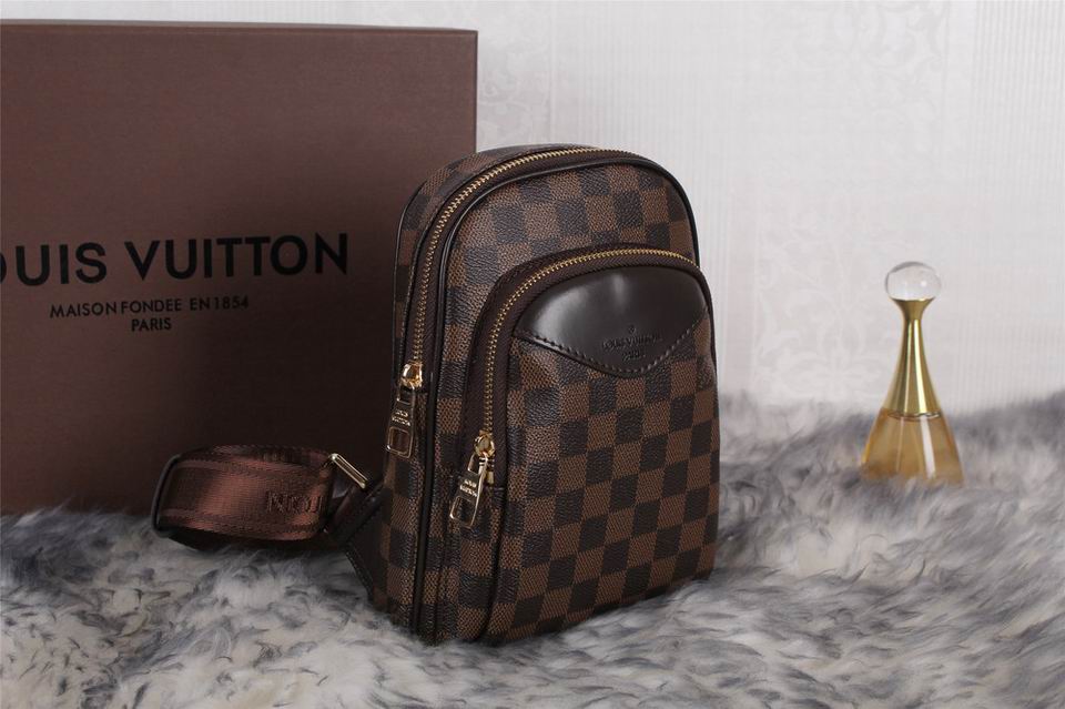 LV Backpack 1:1 Quality-003