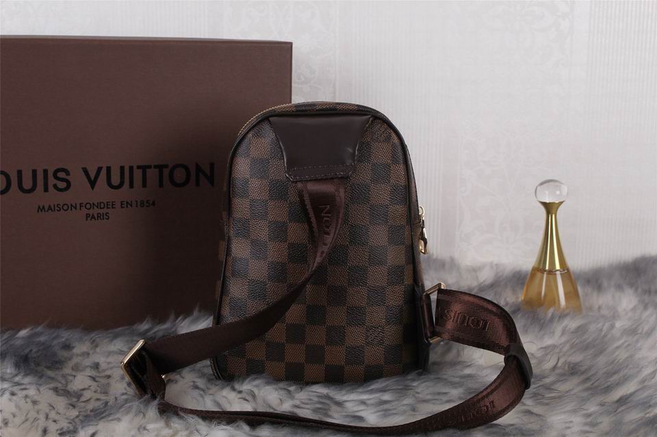 LV Backpack 1:1 Quality-003