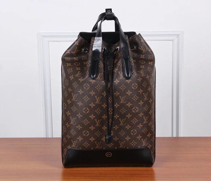 LV Backpack 1:1 Quality-087