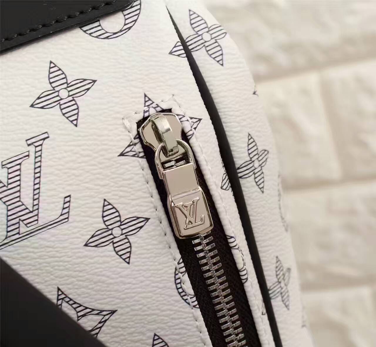 LV Backpack 1:1 Quality-126