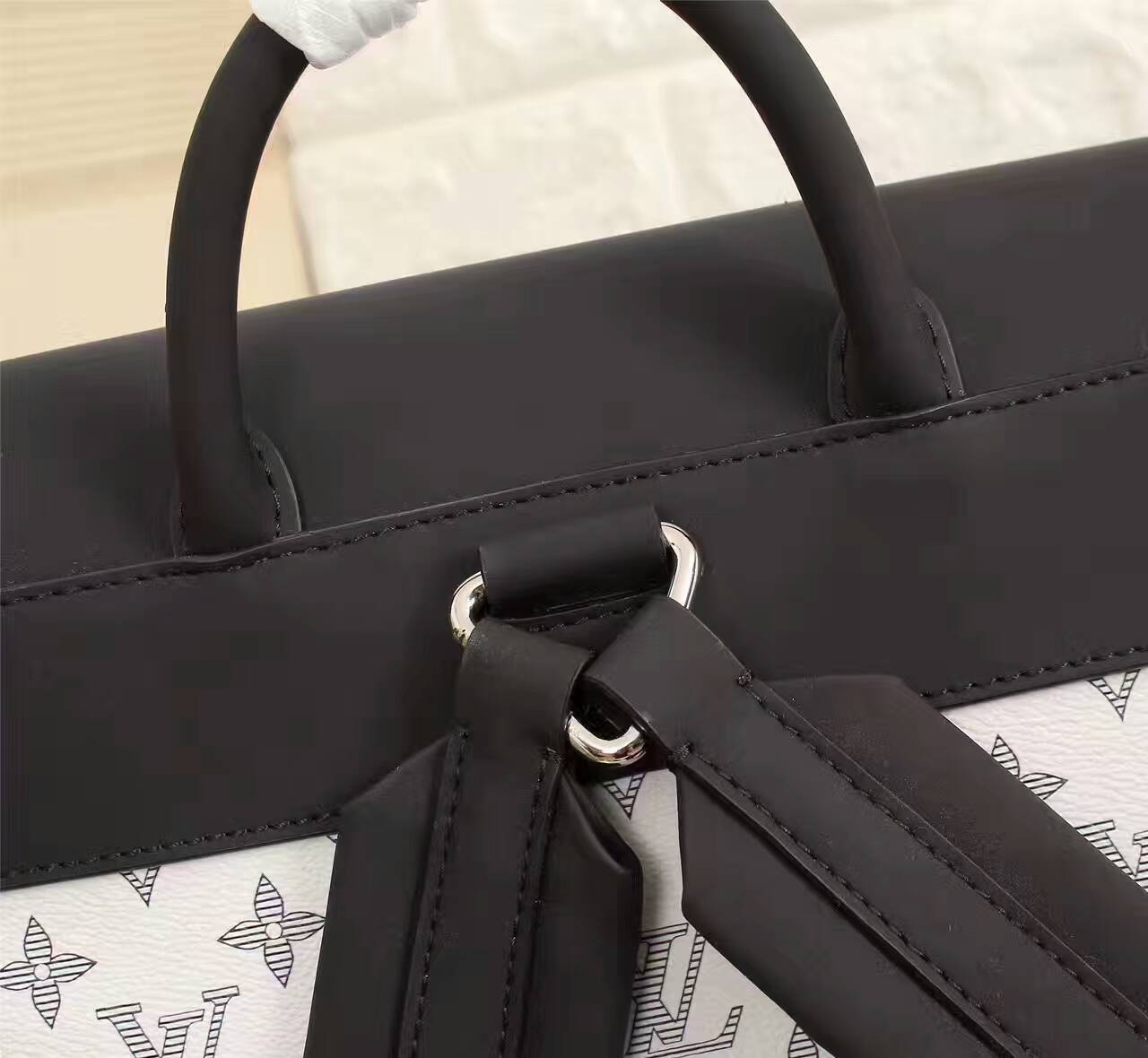 LV Backpack 1:1 Quality-126