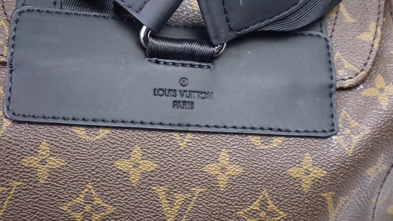 LV Backpack 1;1 Quality-135