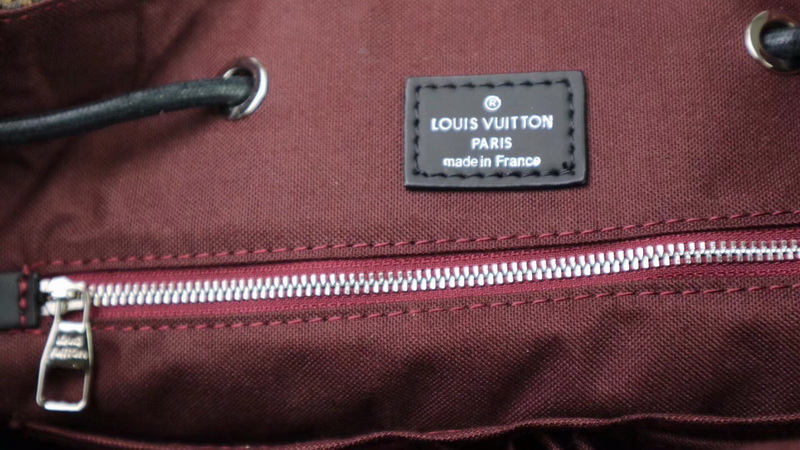 LV Backpack 1;1 Quality-135