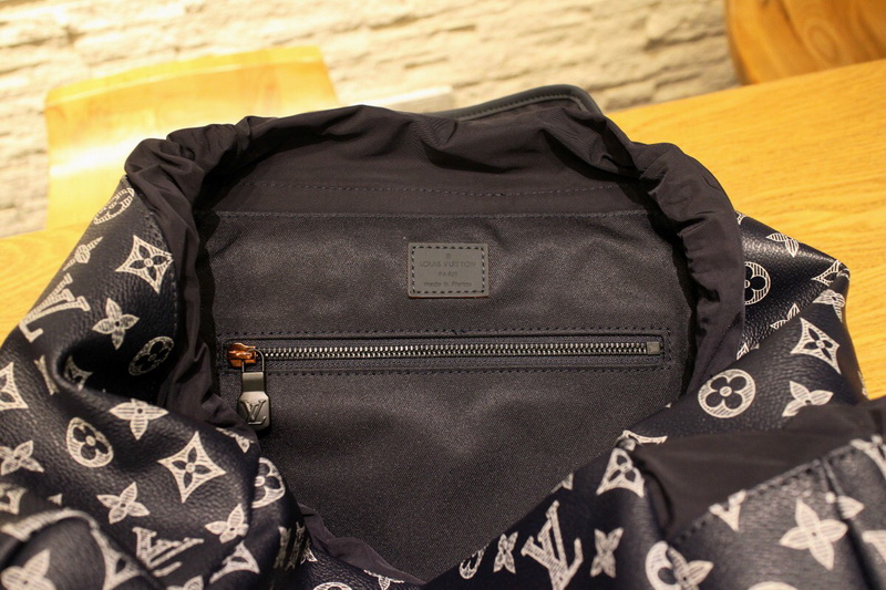 LV Backpack 1;1 Quality-141