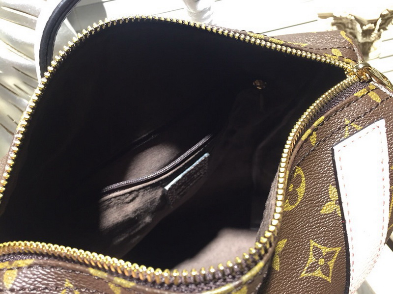 LV Backpack 1;1 Quality-151