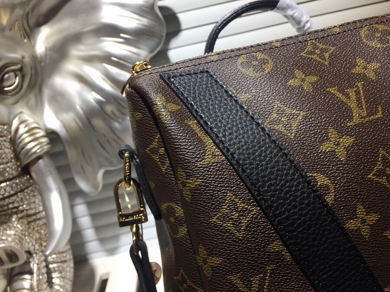 LV Backpack 1;1 Quality-152