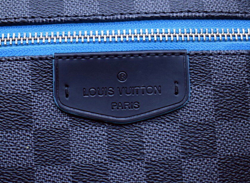 LV Backpack 1;1 Quality-159